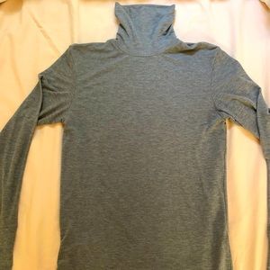 Gray Men’s Theory Rollneck in size XS